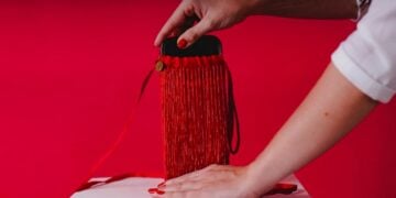Pinterest busca dejar la primera fila de la Semana de la Moda de Londres libre de celulares 2 Gemini Generated Image gav1l0gav1l0gav1