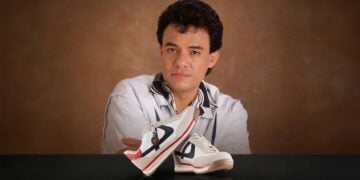 José José x Panam: las zapatillas que celebran el legado de "El Príncipe de la Canción" 2 Jose Jose x Panam las zapatillas que celebran el legado de El Principe de la Cancion