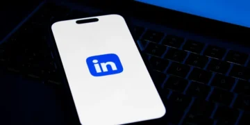 LinkedIn introduce un botón para reportar spam generado con IA 4 LinkedIn