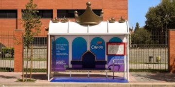 Canva coloca una corona gigante en el primer día de universidad de la princesa Leonor 3 PORTADA MN 2026 09 07T115521.597