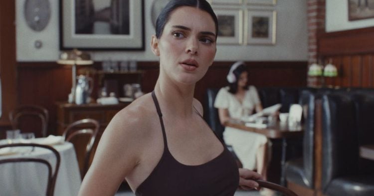 Kendall Jenner se multiplica para mostrar cómo los Beats 360 se adaptan a sus distintas facetas 1 PORTADA MN 2026 09 22T123229.083