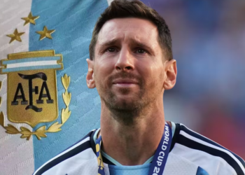 Messi recibió una carta del escudo argentino en su despedida de la Selección