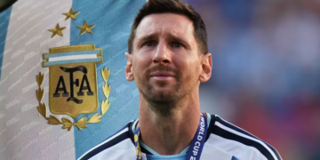 Messi recibió una carta del escudo argentino en su despedida de la Selección 2 Messi recibió una carta del escudo argentino en su despedida de la Selección