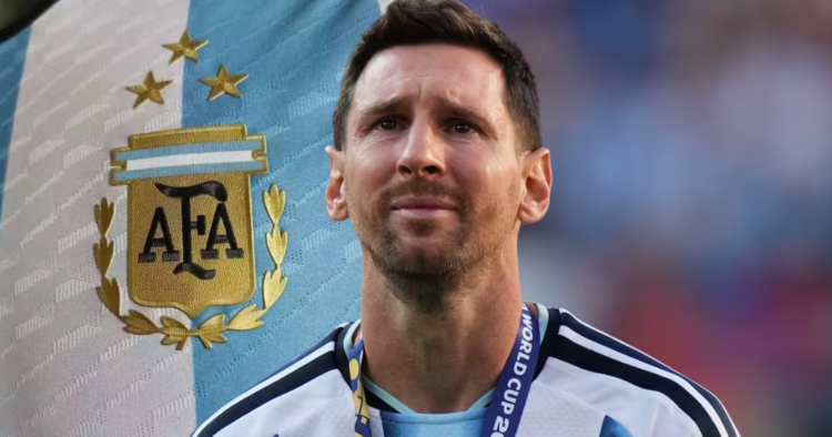 Messi recibió una carta del escudo argentino en su despedida de la Selección 1 Messi recibió una carta del escudo argentino en su despedida de la Selección