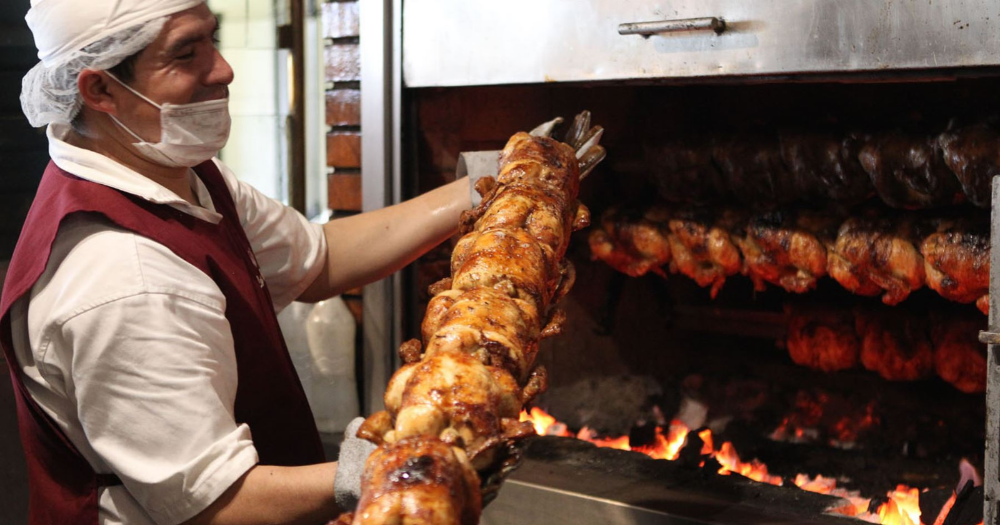 En Perú se consumen 55 kilos de pollo por persona al año: Lima llega a 74 kilos 3 El pollo concentra 68% del consumo de proteína animal en Perú