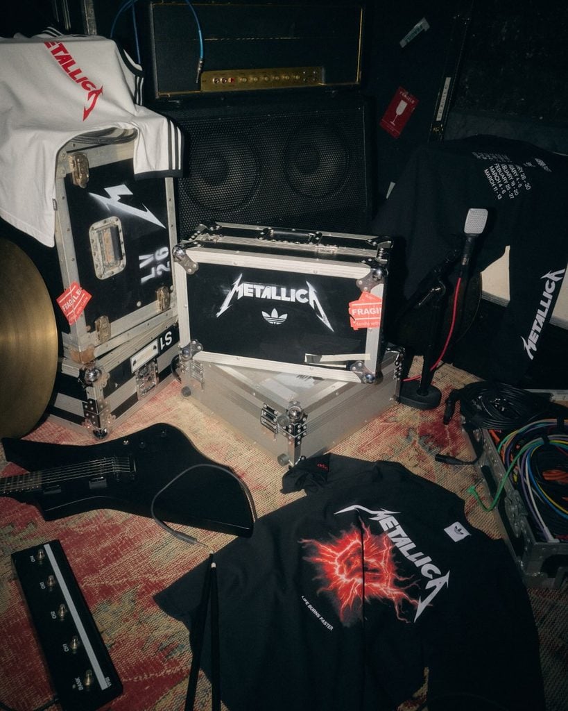 Metallica x adidas lanza una colección especial por su residencia en Las Vegas 3 SaveClip.App 829473351 18498292885106833 3391702546062631634 n