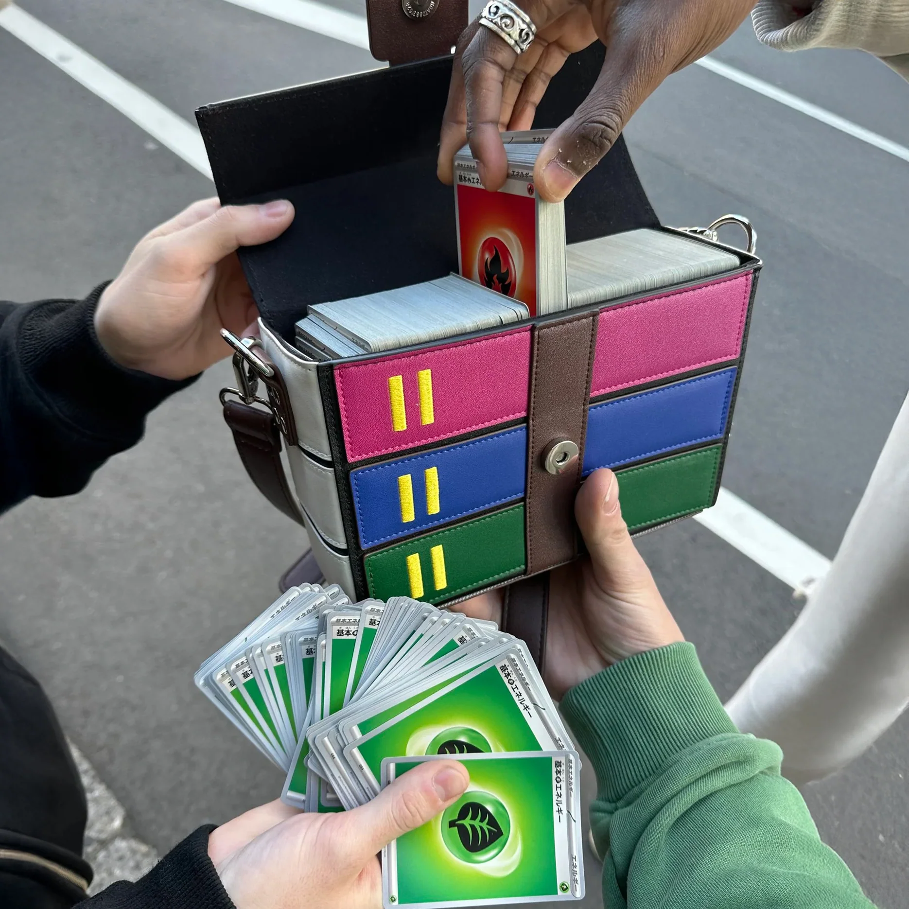 WinRAR transforma su logo en cartera: ¿en qué consiste el accesorio? 3 card japon