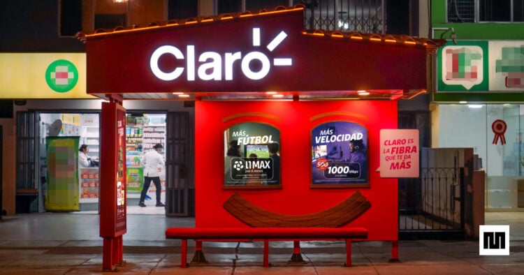 “Si esta casa hablara”: la estrategia OOH de Claro que llevó los retos de conectividad del hogar a un paradero 1 claro portal.jpg