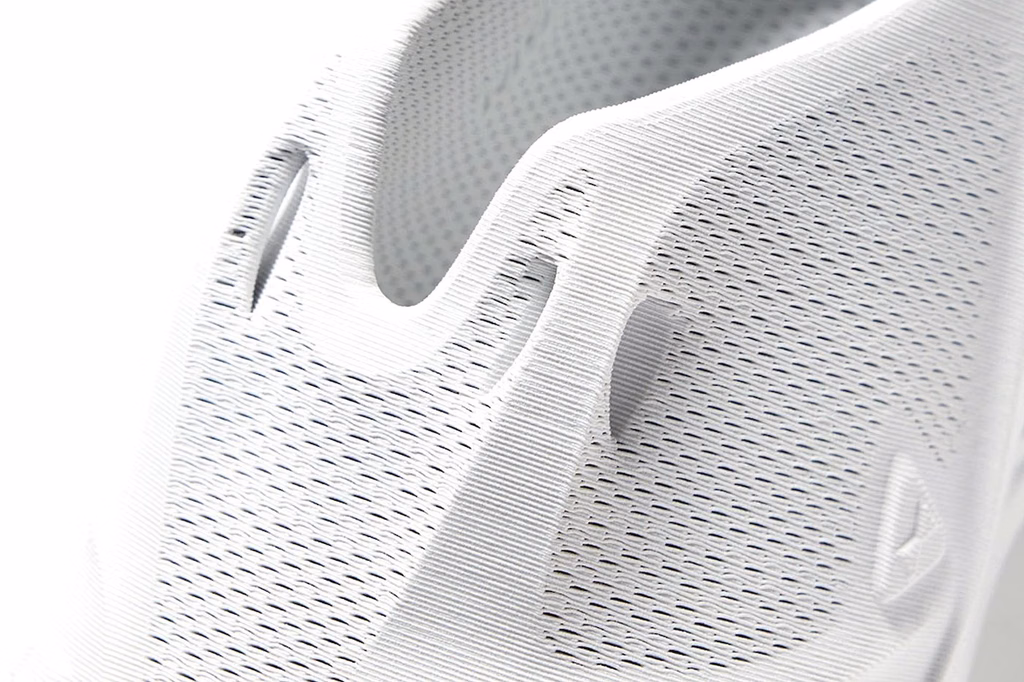 Nike lanza una nueva zapatilla 3D junto a Zellerfeld e incorpora tecnología ZellerMESH 5 https hypebeast.com image 2026 09 25 nike air max link 3d printed via airworks program new silhouette revealed 003