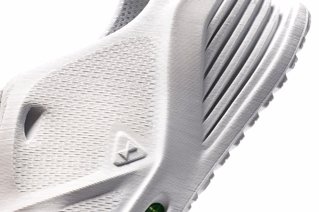 Nike lanza una nueva zapatilla 3D junto a Zellerfeld e incorpora tecnología ZellerMESH 3 https hypebeast.com image 2026 09 25 nike air max link 3d printed via airworks program new silhouette revealed 004