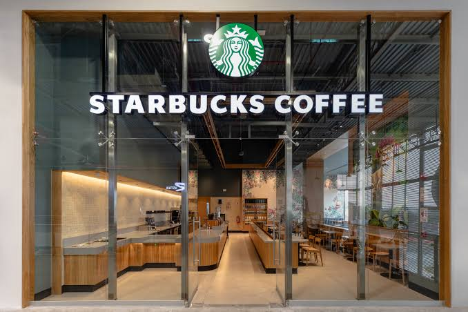 Owala x Starbucks llega por primera vez a tiendas seleccionadas de la cadena 4 image 100