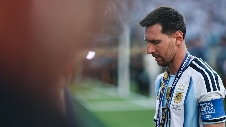 La última camiseta de Messi con Argentina tendrá el 10 dorado y el Sol de Mayo 2 image 256
