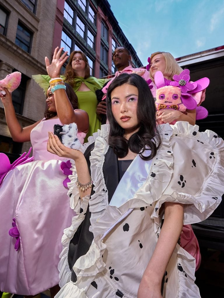 Fuggler se cuela en la New York Fashion Week con una pasarela no autorizada 5 kinda chic to crash New York Fashion Week 768x1024 1