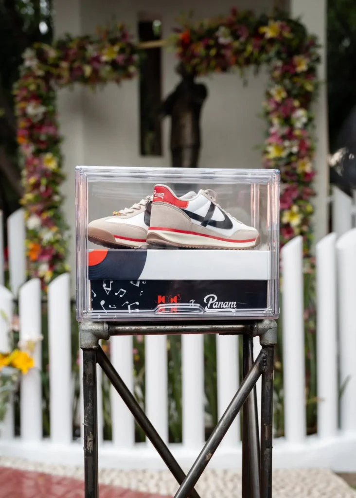 José José x Panam: las zapatillas que celebran el legado de "El Príncipe de la Canción" 2 Las zapatillas Panam que celebran el legado de José José.