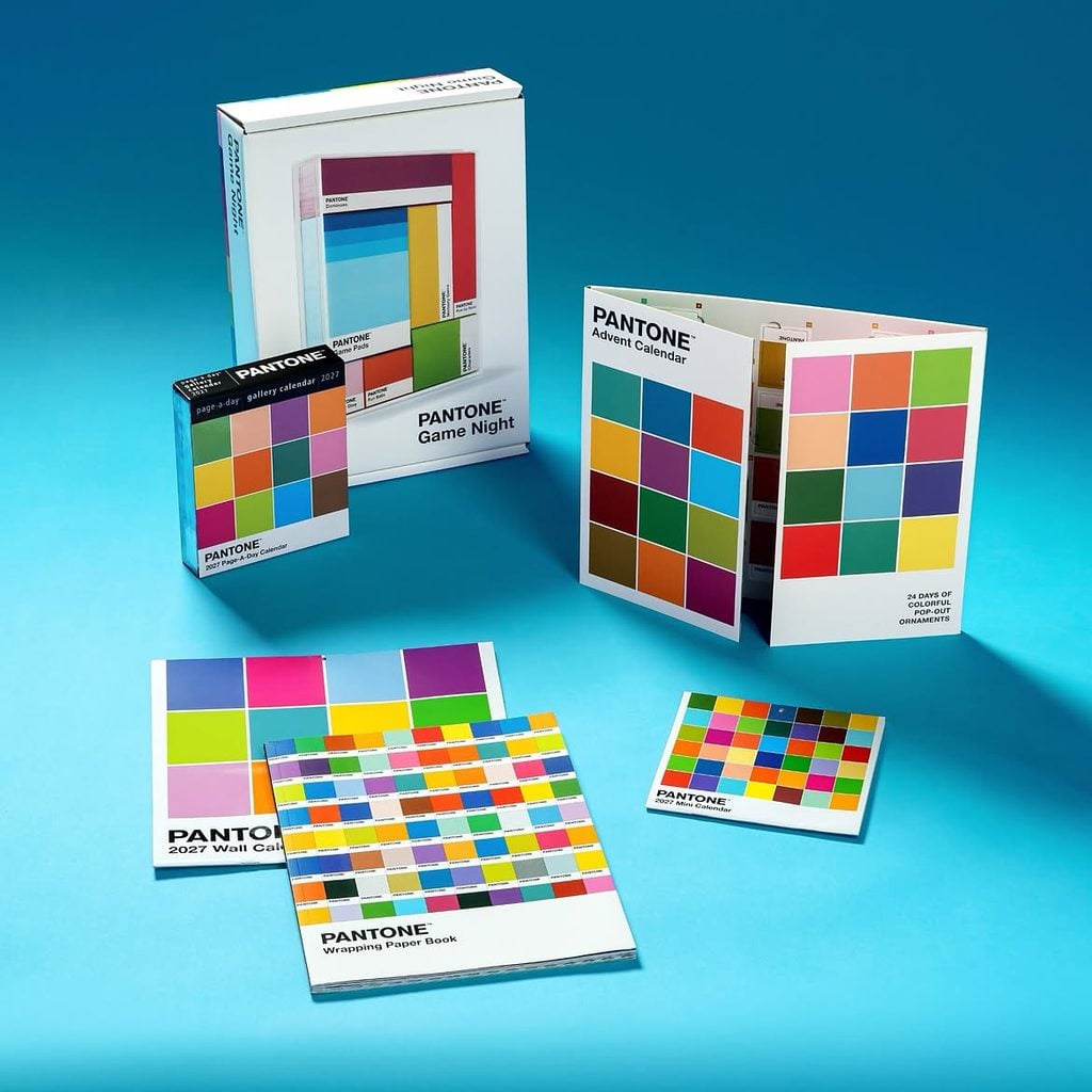 Pantone convierte su universo cromático en merchandising para la temporada navideña 9 pantone 1