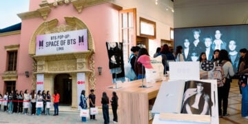 BTS llega a Lima con un pop-up oficial para la comunidad ARMY 3 portal.jpg 2