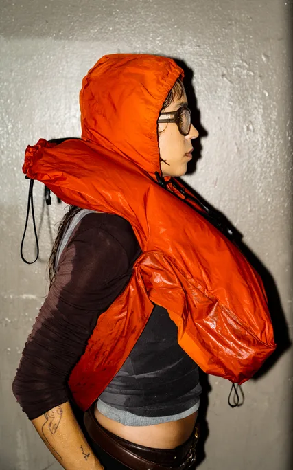 ¿Un bolso que puede salvar vidas? Así es el diseño que se presentó en la New York Climate Week 4 selects 11 d