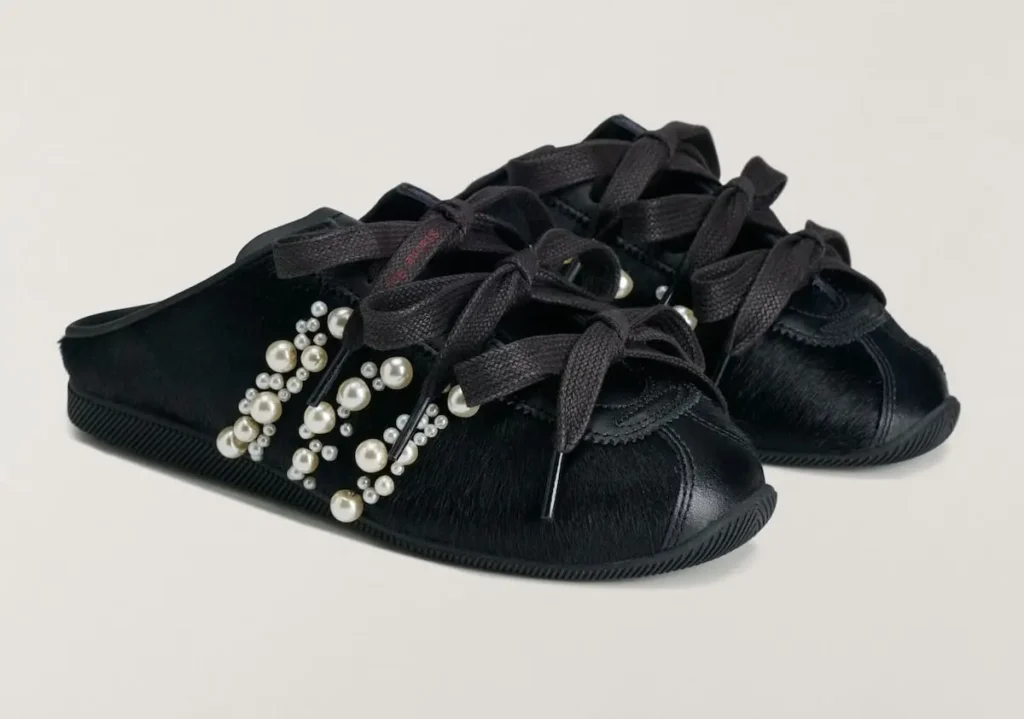 adidas Originals reinventa el sportswear con esta colección de estética romántica 9 simone rocha adidas japan slip on core black kh7275 4