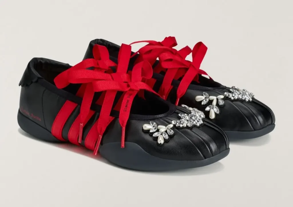 adidas Originals reinventa el sportswear con esta colección de estética romántica 8 simone rocha adidas taekwondo ballerina core black kj5248 4