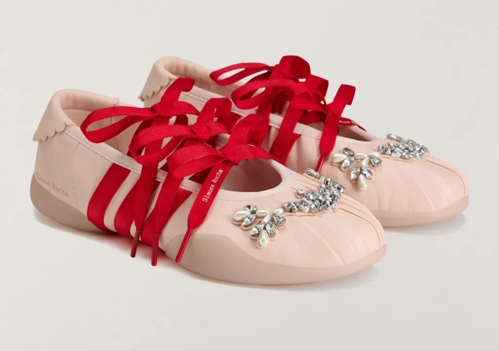 adidas Originals reinventa el sportswear con esta colección de estética romántica 11 simone rocha adidas taekwondo ballerina pink tint kj5249 4