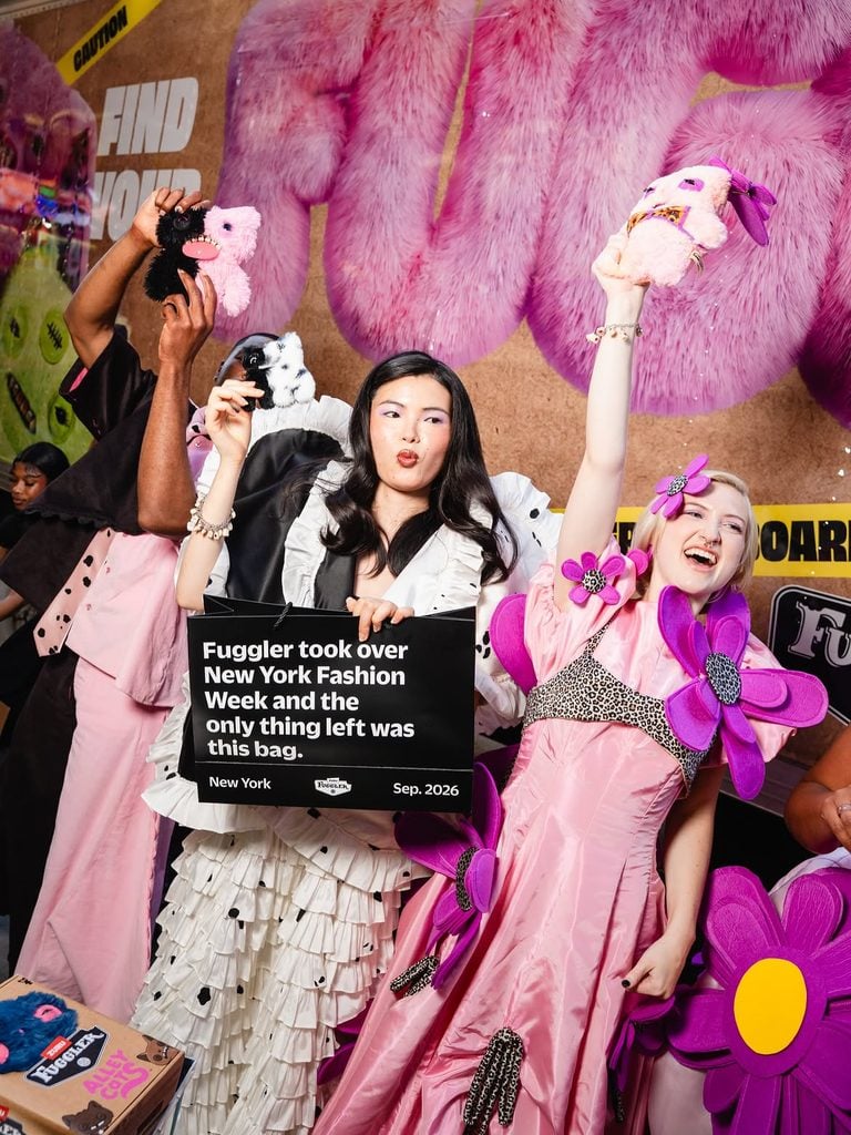 Fuggler se cuela en la New York Fashion Week con una pasarela no autorizada 4 Fuggler logró ser parte de la New York Fashion Week con una pasarela no autorizada.