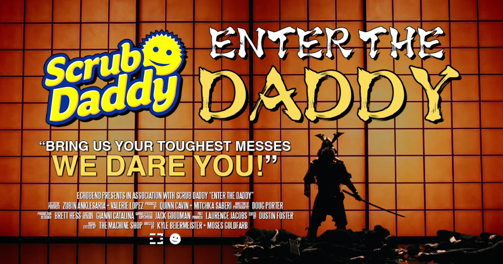 Scrub Daddy recrea una batalla de Kill Bill en su nueva campaña publicitaria 4 Scrub Daddy utiliza el entretenimiento para mostrar sus productos