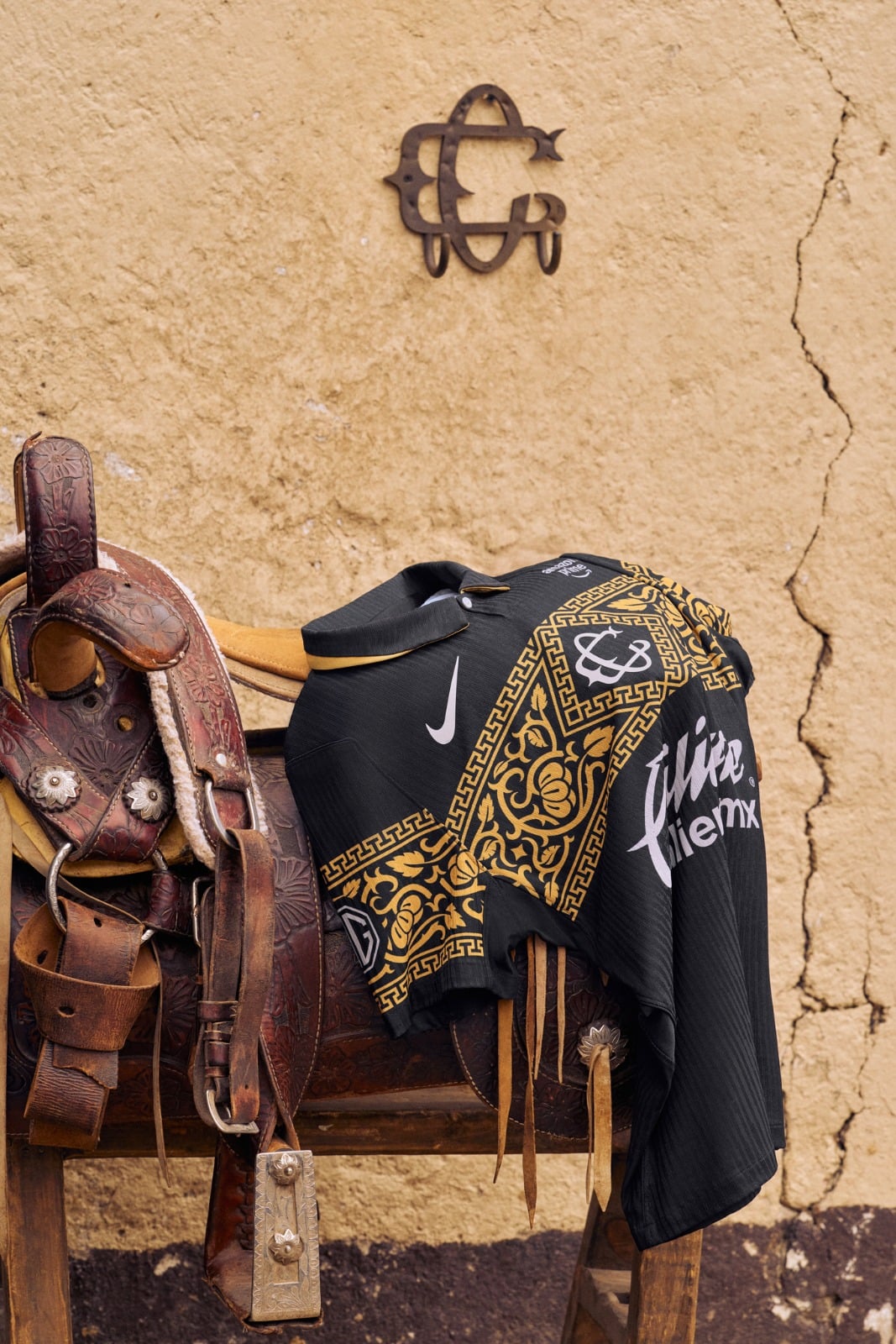 Nike y Chivas rinden homenaje a la charrería mexicana con su nuevo uniforme 2 3550 WhatsApp Image 2026 10 15 at 7.43 .11 AM 5