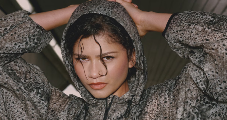 Zendaya se convierte en heroína de acción para presentar su nueva colección con On 1 Zendaya se convierte en heroína de acción para presentar su nueva colección con On