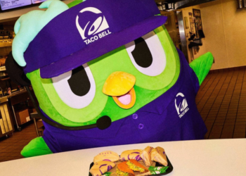 Taco Bell x Duolingo lanza una salsa de Duo por el Global Taco Day