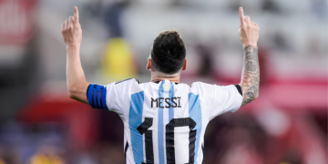Lionel Messi juega su último partido con Argentina y las marcas se suman a la despedida 3 Lionel Messi juega su último partido con Argentina y las marcas se suman a la despedida. Foto: Eduardo Munoz Alvarez | AP