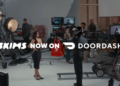 Kim Kardashian promociona alianza entre Skims y DoorDash con una nueva campaña