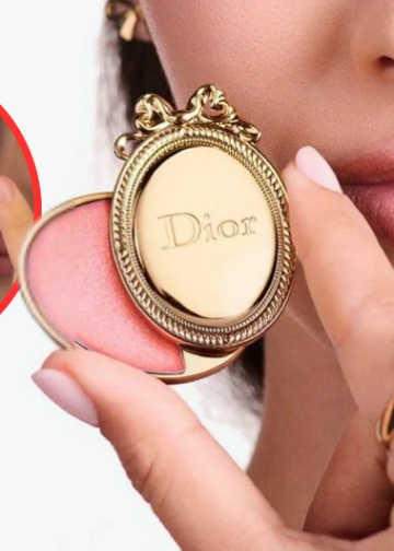 MercadoNegro 38 Dior lanza bálsamo labial que se puede llevar adherido al celular