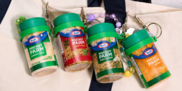 Kraft convierte su queso parmesano en un charm para bolsos con Pocket Parm 3 Kraft convierte su queso parmesano en un charm para bolsos con Pocket Parm