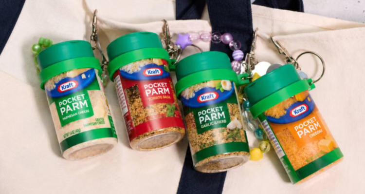 Kraft convierte su queso parmesano en un charm para bolsos con Pocket Parm 1 Kraft convierte su queso parmesano en un charm para bolsos con Pocket Parm