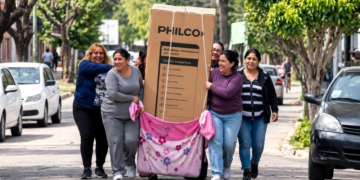 Philco responde a familia que trasladó una refrigeradora a pie por el Día de la Madre 2 Philco responde a familia que trasladó una refrigeradora a pie por el Día de la Madre