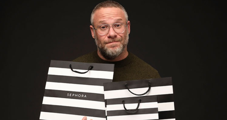 Seth Rogen busca los regalos navideños perfectos en la nueva campaña de Sephora 1 Seth Rogen busca los regalos navideños perfectos en la nueva campaña de Sephora