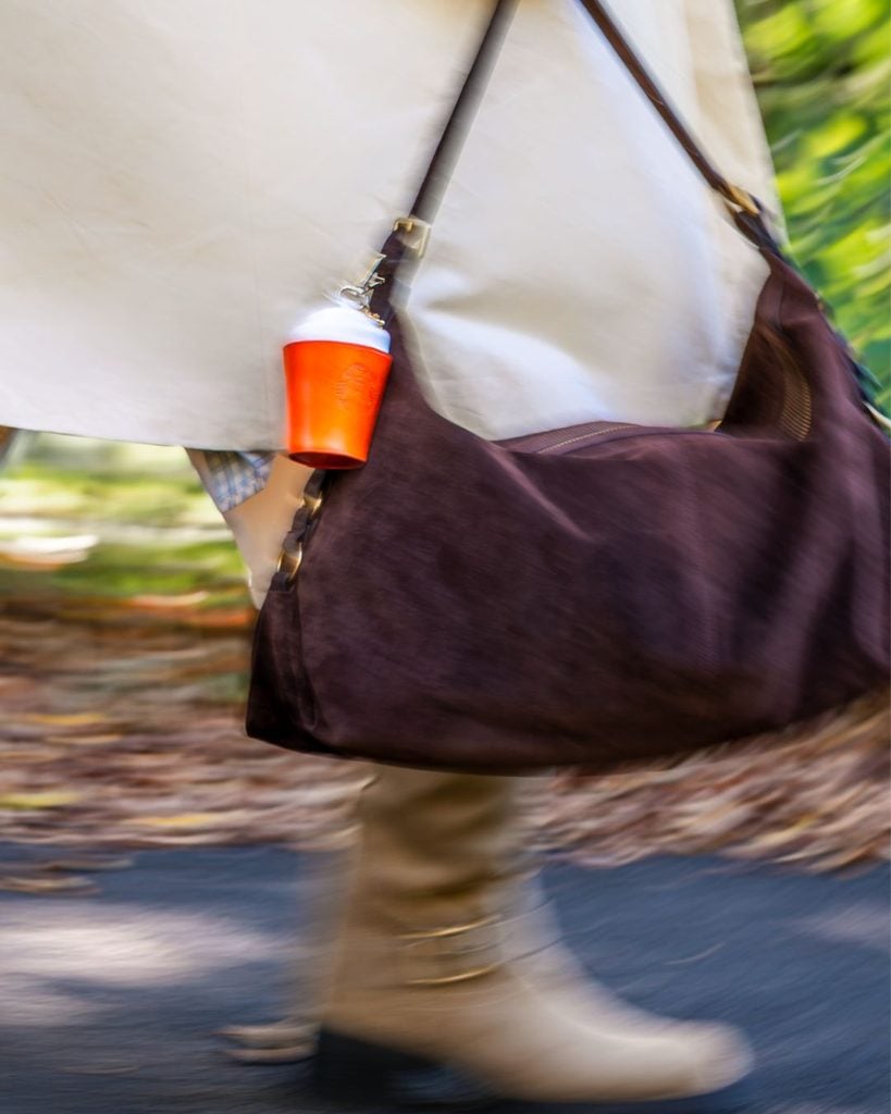 Starbucks convierte su emblemático vaso de café en un accesorio de moda de edición limitada 3 Diseno sin titulo 33