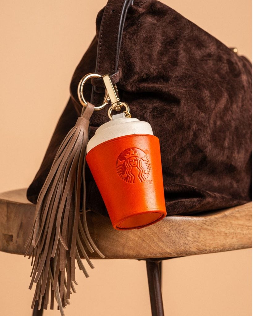 Starbucks convierte su emblemático vaso de café en un accesorio de moda de edición limitada 6 Diseno sin titulo 35