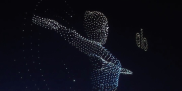 Alo Yoga ilumina el puerto de Victoria en Hong Kong con un show de drones 2 Nota 70