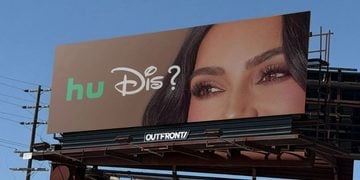 Disney y Hulu convierten sus logos en un acertijo para su nueva campaña OOH "Hu Dis?" 2 PORTADA MN 2026 10 06T120547.705