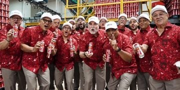 Coca-Cola celebra el legado de El Gran Combo de Puerto Rico con una lata conmemorativa 4 PORTADA MN 2026 10 22T120834.458