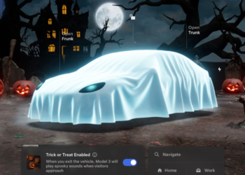 Tesla celebra Halloween con autos que emiten sonidos de terror y luces intermitentes