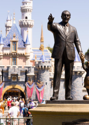 MercadoNegro 21 Pepsi crea una botella que anima a Mickey Mouse al girarla para celebrar los 10 años de Disneyland