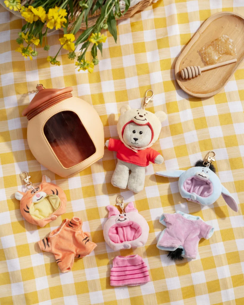 Starbucks lanza colección de edición limitada inspirada en Winnie the Pooh 4 SBX Partnership WTP CroppedImages 08 scaled e1791866274468