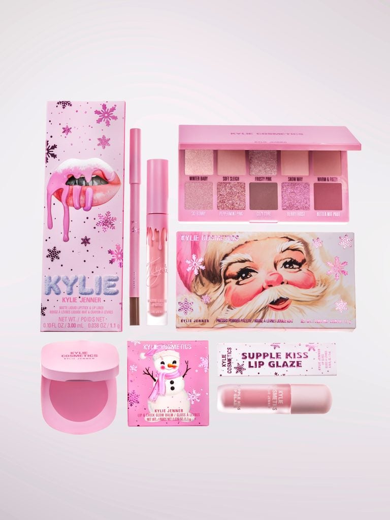 Kylie Cosmetics lanza una colección navideña inspirada en su icónico rubor “Winter Kissed” 2 SnapInsta.to 846909720 19384205614057818 5367045577727258443 n 768x1024 1