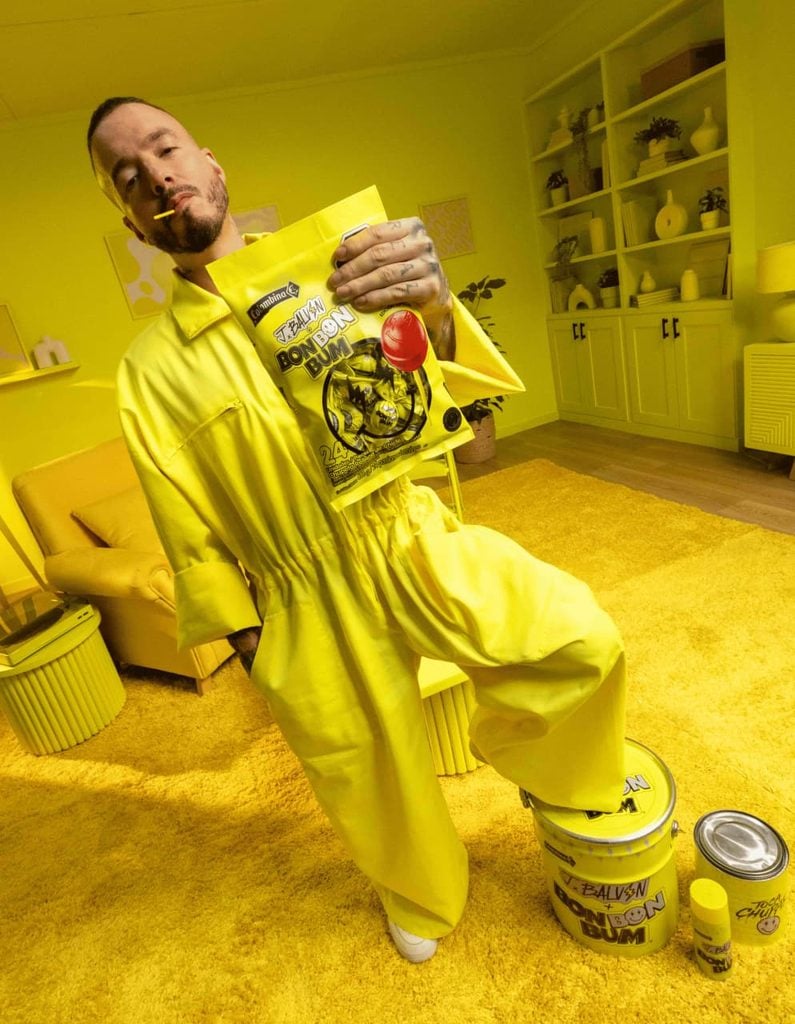 ¡J Balvin tendrá su propio Bon Bon Bum! Así luce el chupetín inspirado en su universo visual 4 WhatsApp Image 2026 10 09 at 2.43.20 PM