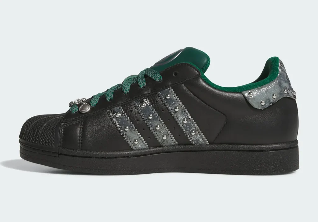 Marvel y adidas lanzarán colección de edición limitada inspirada en “Avengers: Doomsday” 2 adidas superstar avengers doomsday doctor doom 6
