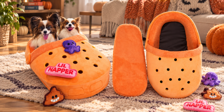 Crocs y Bark convierten su icónico Classic Clog en una cama para perros