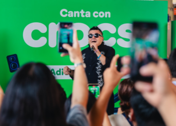 Crocs interviene un tren del Línea 1 del Metro de Lima con su icónica Crocband