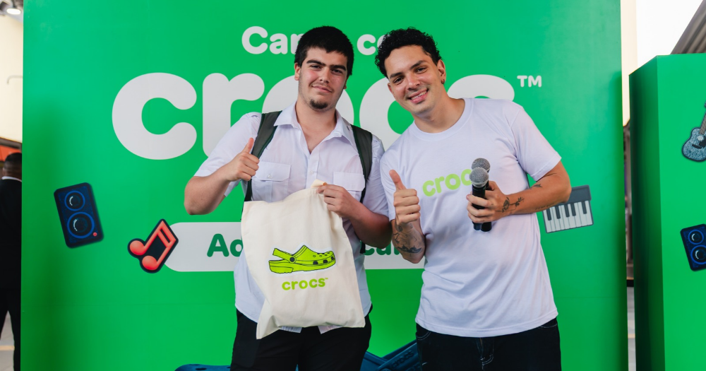 Crocs interviene un tren del Línea 1 del Metro de Lima con su icónica Crocband 2 Un tren de la Línea 1 lleva la identidad de Crocs por Lima